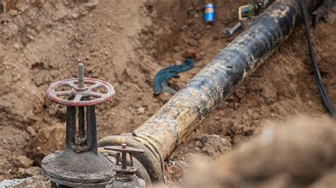 How To Tell If A Pipe Is Leaking Underground At Sammy Romano Blog