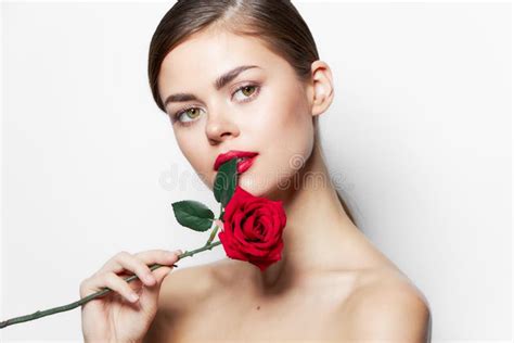Model Nude Shoulders Rose Flower Red Lips Attractive Appearance Stock Image Image Of Cosmetic