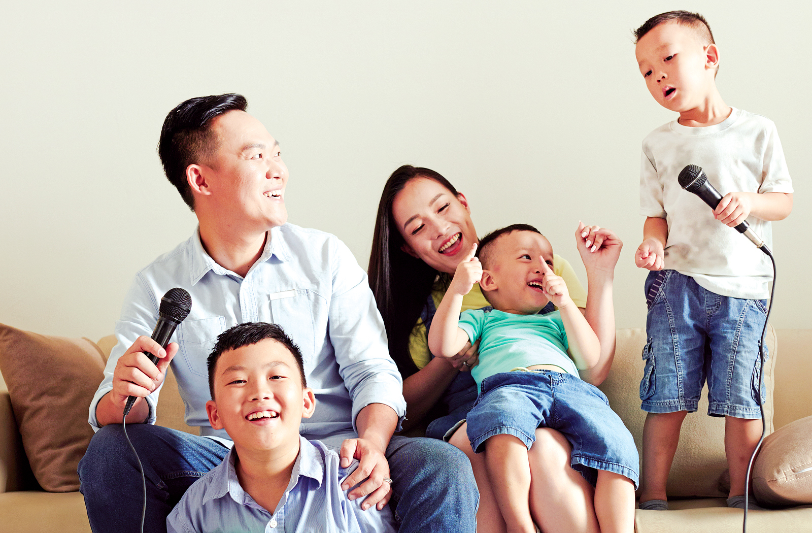Strengthen Family Bonds With Humour For Family Bonding