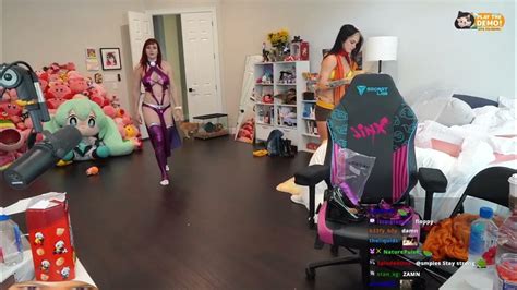 The Cleavage Brings Them Out Peach Amp Morgpie Youtube The Cleavage Brings Them Out Peach Amp Morgpie Youtube